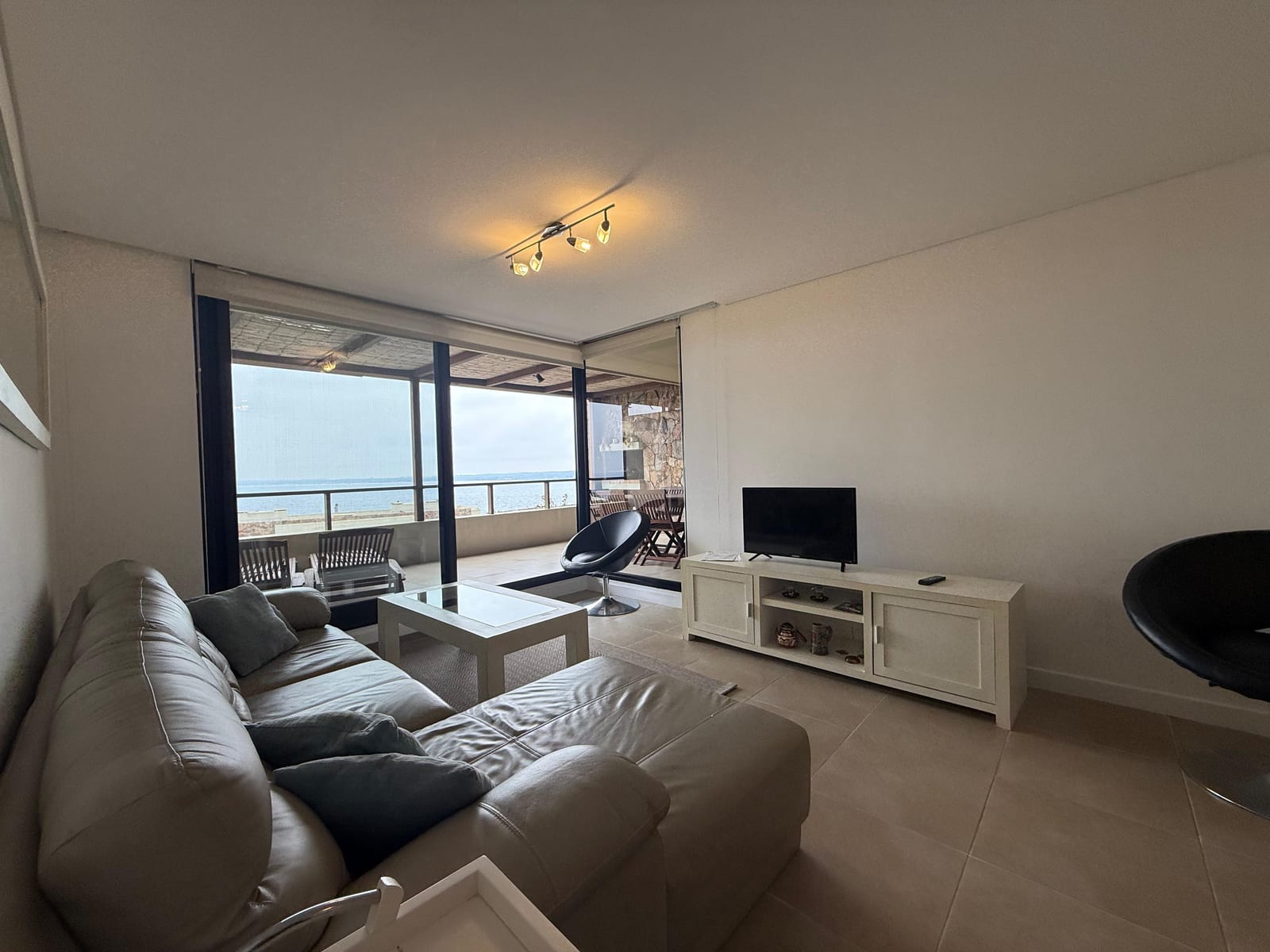 Foto de propiedad inmobiliaria sin editar (antes)